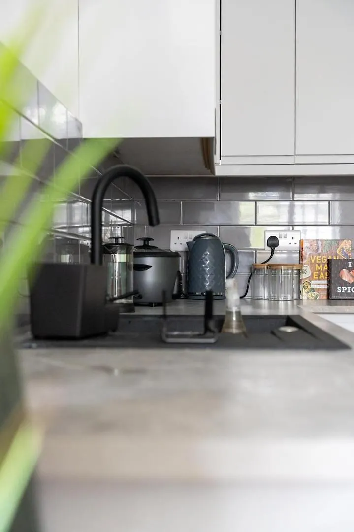 Apartment Cozy 2-Bedroom - Cyncoed Area Cardiff United Kingdom