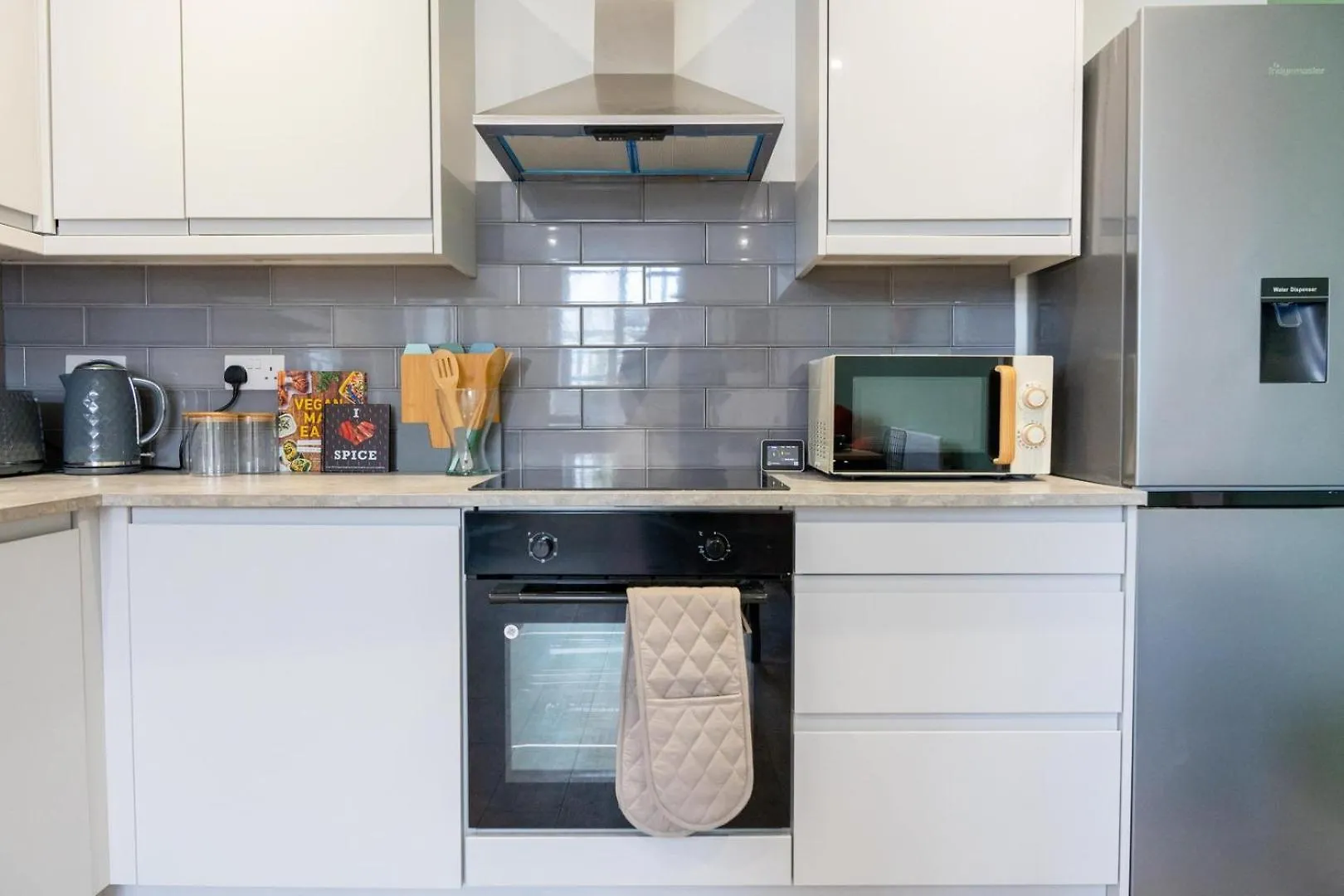 Cozy 2-Bedroom - Cyncoed Area Cardiff Apartment