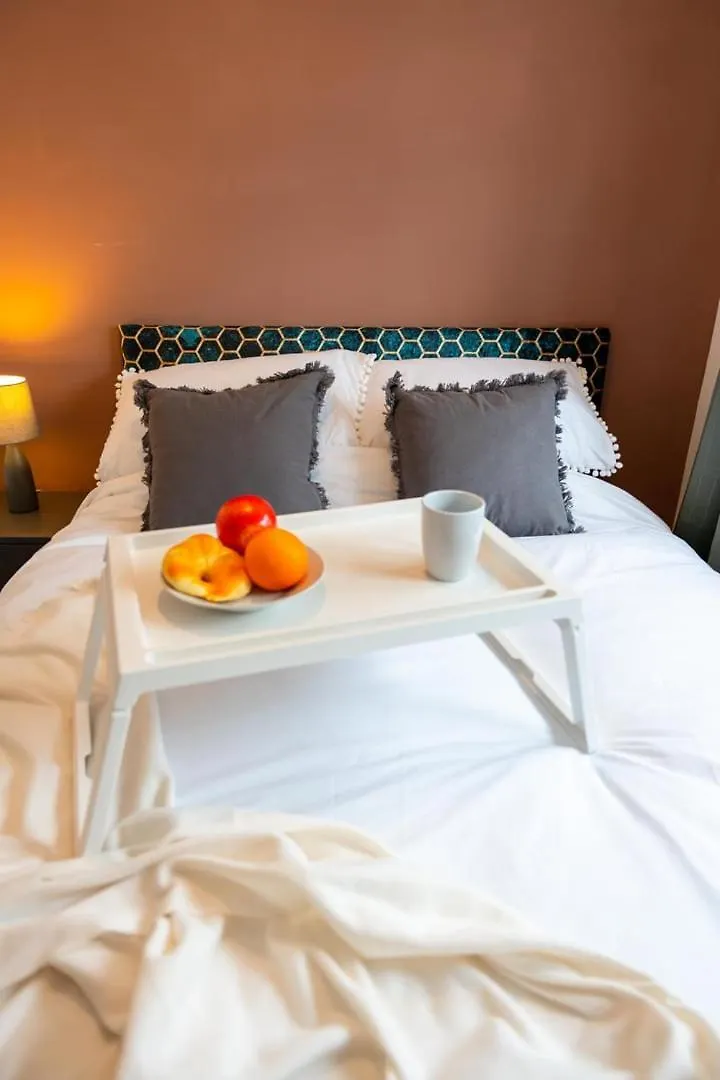 Cozy 2-Bedroom - Cyncoed Area Cardiff